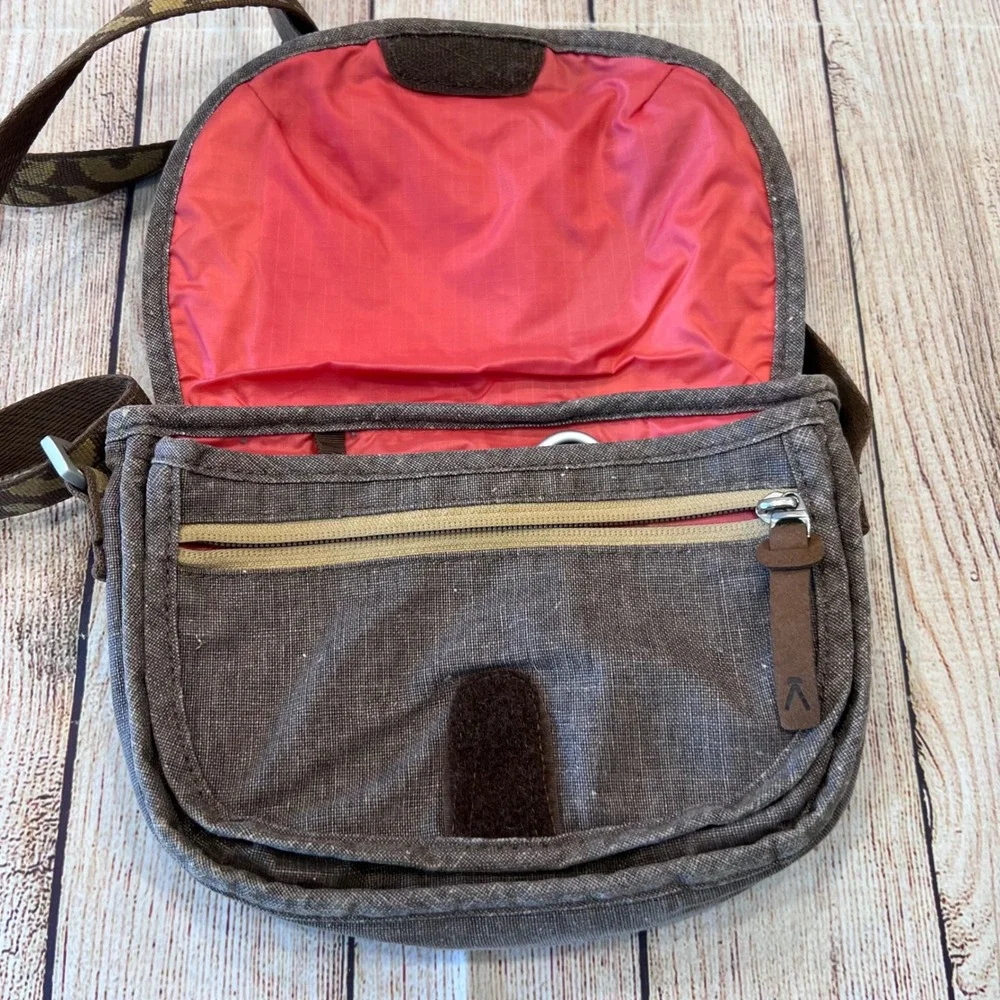 Keen Montclair Mini Canvas Crossbody Bag Adjustable Leopard‎ Strap Purse